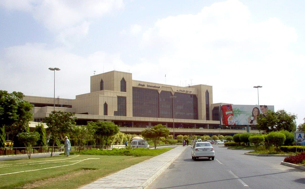 Karachi ke Jinnah International Airport ka terminal